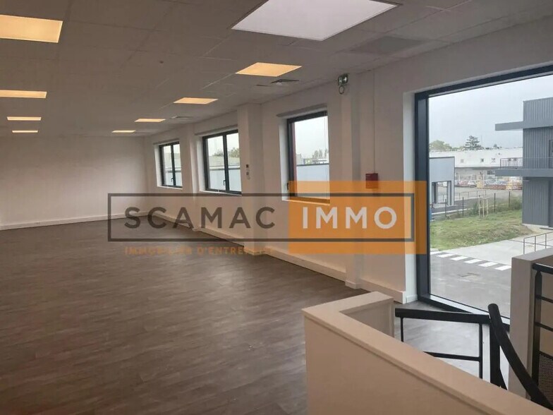 Light Industrial in to rent - Interior Photo - Image 3 of 5