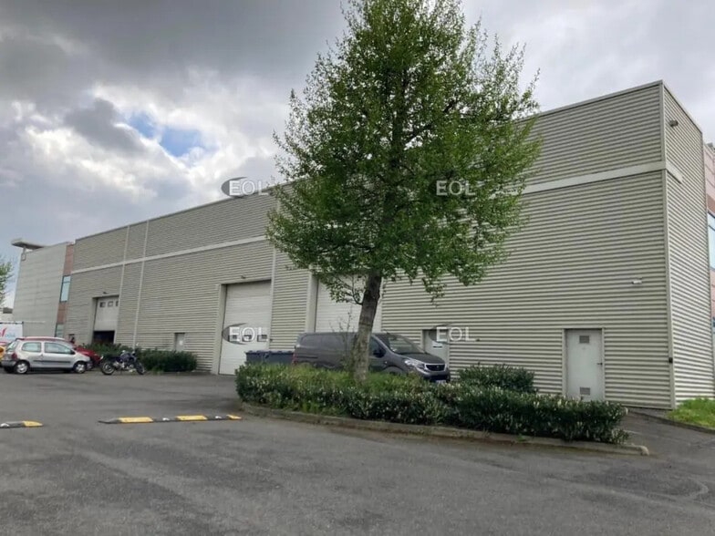 Light Industrial in Thiais to rent - Building Photo - Image 1 of 5