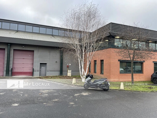 Location Local d'activités 568 m²