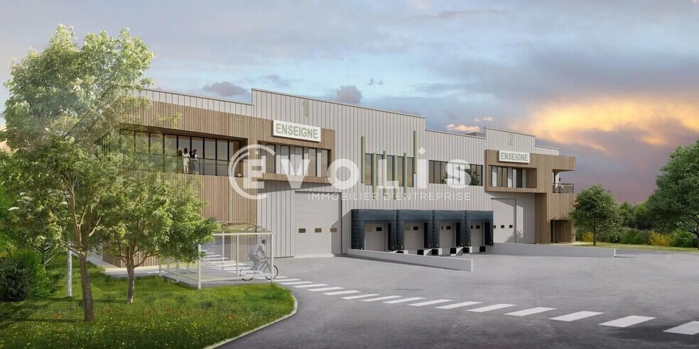 Light Industrial in Villeparisis to rent - Building Photo - Image 1 of 3