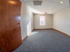 40-42 E Hinsdale Ave, Hinsdale, IL for rent Interior Photo- Image 1 of 8