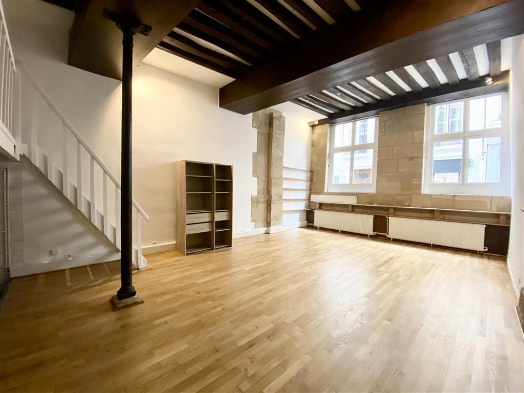 Office in Paris for sale Building Photo- Image 1 of 6