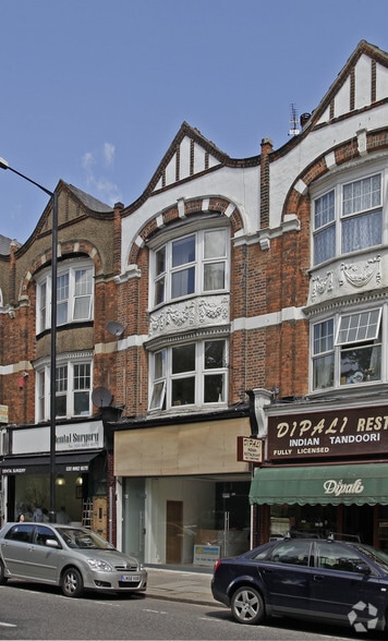 84 Aldermans Hl, London to rent - Primary Photo - Image 1 of 3