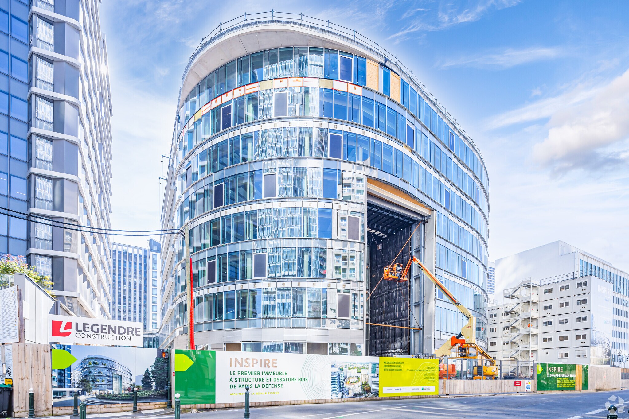 46-52 Rue Arago, Puteaux to rent Building Photo- Image 1 of 12