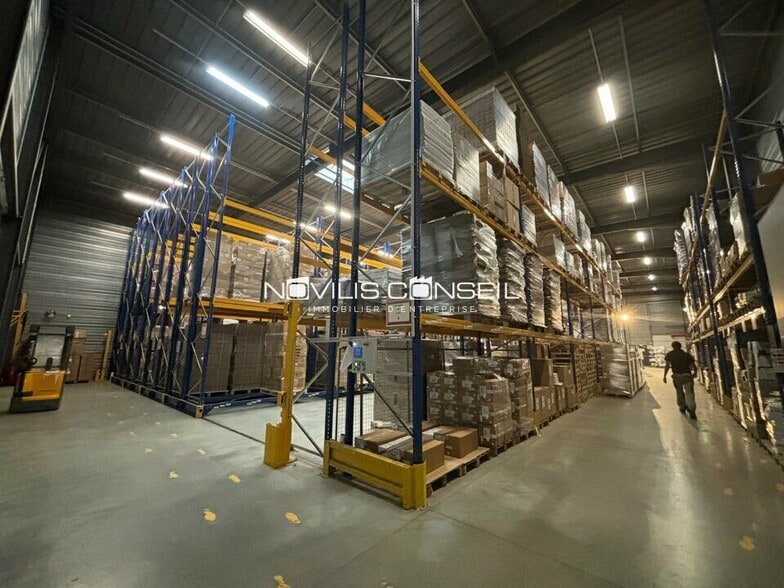 Industrial in Quint-Fonsegrives to rent - Building Photo - Image 1 of 4