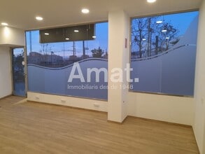 Retail in Sant Just Desvern, Barcelona to rent Interior Photo- Image 2 of 13