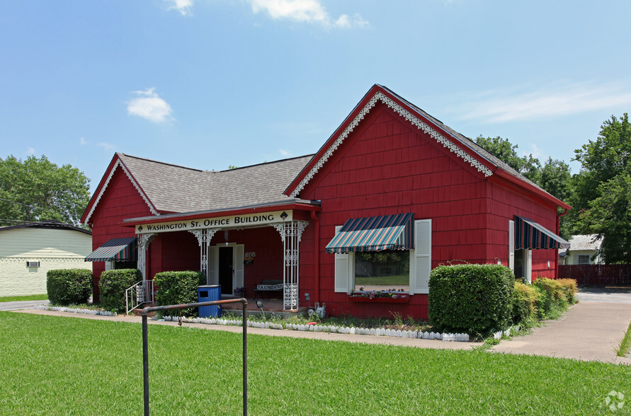 605 S Washington St, Kaufman, TX for sale - Primary Photo - Image 1 of 5