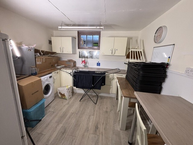 402B Brighton Rd, Shoreham By Sea for sale - Interior Photo - Image 2 of 5