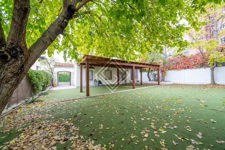 Office / Medical in Madrid, Madrid to rent - Building Photo - Image 1 of 1