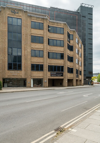 51 Princes St, Ipswich to rent - Interior Photo - Image 1 of 10