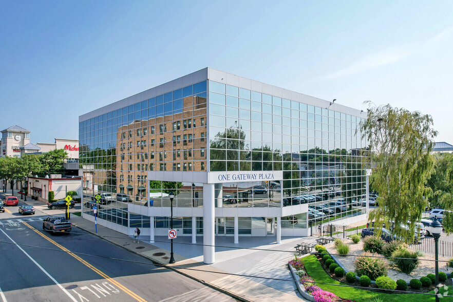 1 Gateway Plaza, Port Chester, NY for sale - Building Photo - Image 1 of 1