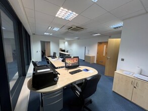 Imperial Wharf, London for rent Interior Photo- Image 2 of 4