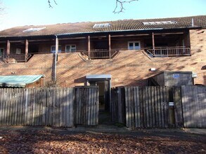 7-9 Chalvedon Sq, Basildon to rent Building Photo- Image 2 of 6