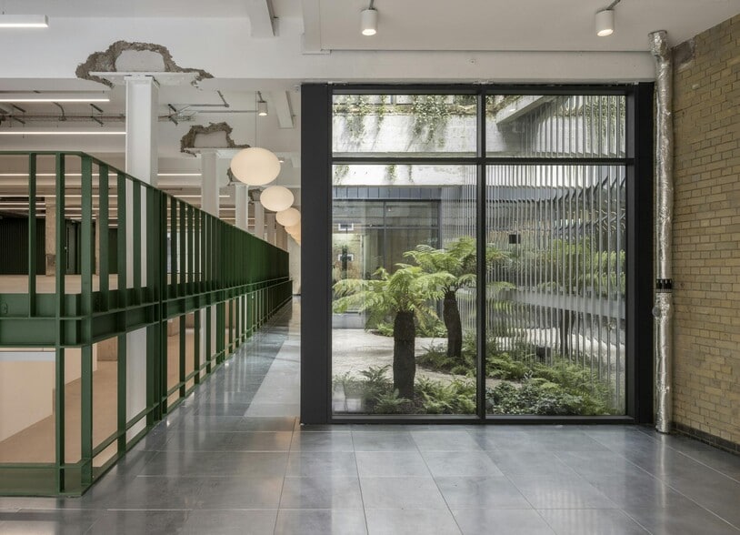 174-178 Mile End Rd, London to rent - Interior Photo - Image 3 of 60