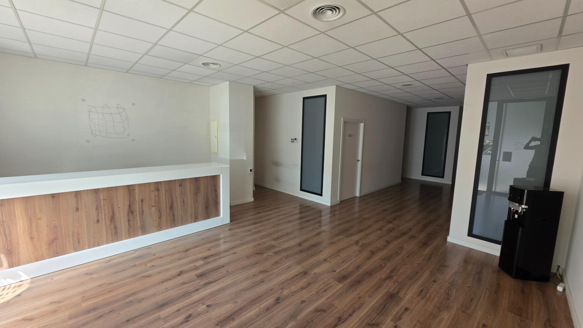 Retail in Ontinyent, Valencia to rent Interior Photo- Image 1 of 13