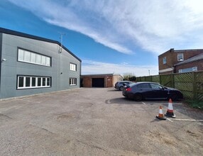 21 Bamfurlong Ln, Staverton to rent Building Photo- Image 2 of 10