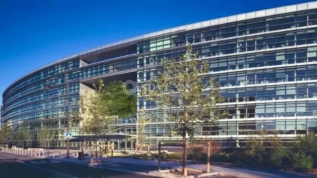 Office in Rueil-Malmaison to rent - Building Photo - Image 3 of 12