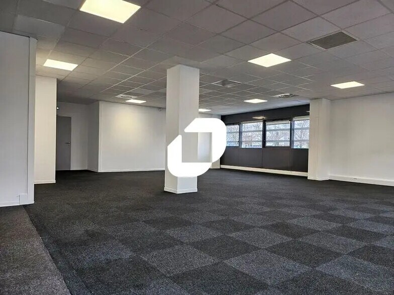 Office in Montpellier to rent - Building Photo - Image 2 of 17