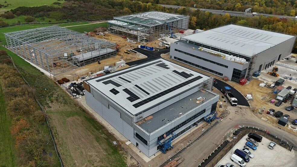 London Rd, Swanley to rent - Building Photo - Image 2 of 7