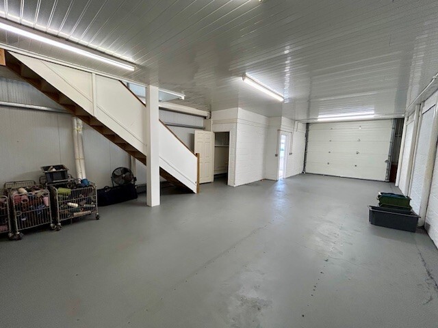 65-67 Bath Rd, Thatcham to rent Interior Photo- Image 1 of 2