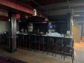 1000 Broadway Blvd, Kansas City, MO to rent Building Photo- Image 2 of 10