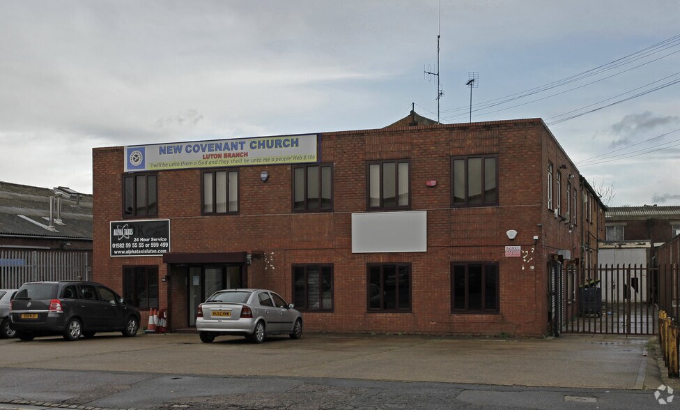334 Selbourne Rd, Luton, LU4 8NU Industrial for Lease UK