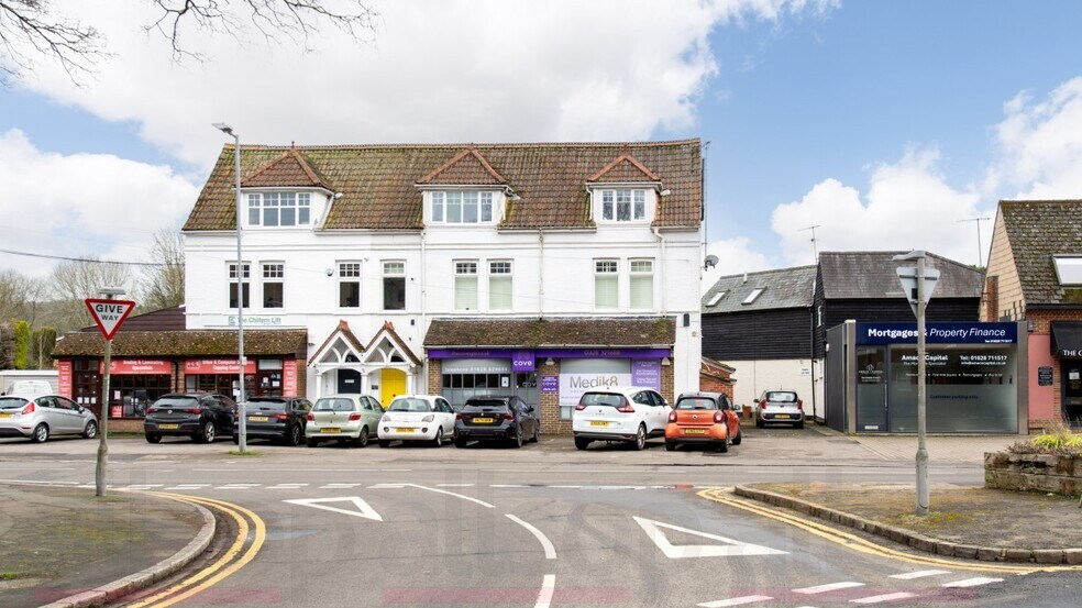6 Furlong Rd, Bourne End for sale - Building Photo - Image 1 of 1