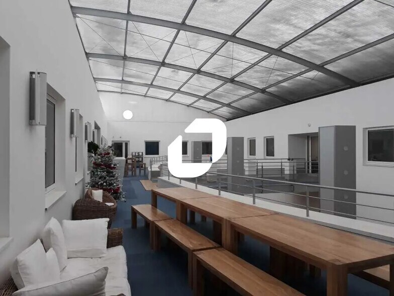 16 Bis Avenue Du Québec, Villebon-sur-Yvette to rent - Interior Photo - Image 2 of 18