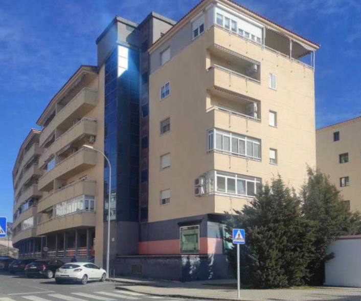 Calle Sierra de Tormantos, 16, Plasencia, Cáceres for sale - Building Photo - Image 2 of 2