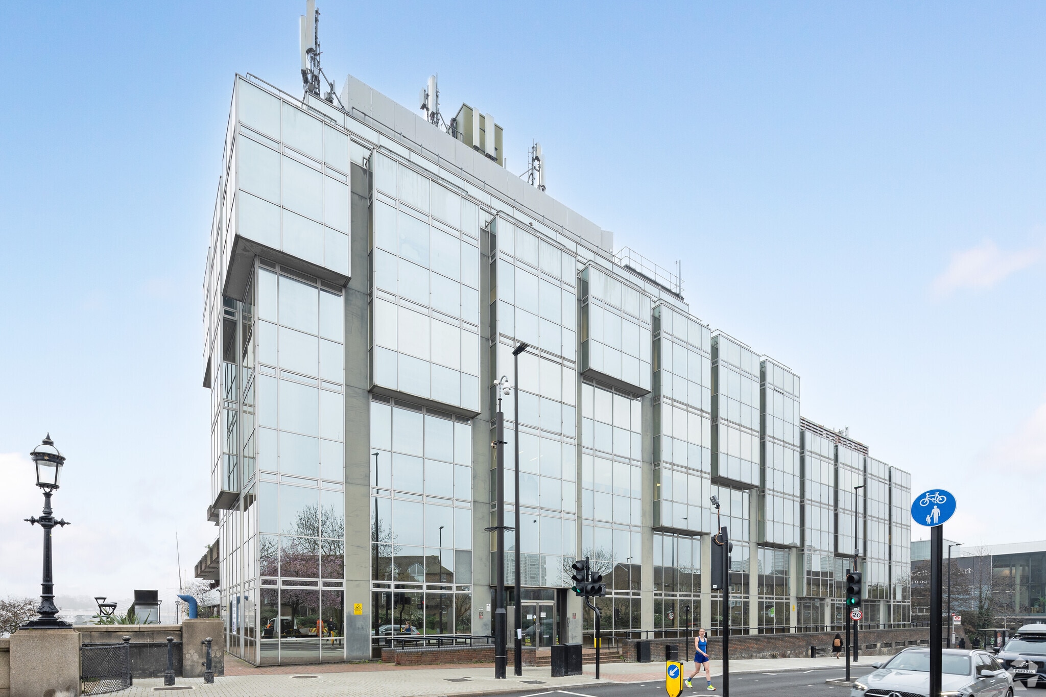 1 Battersea Bridge Rd, London for sale Primary Photo- Image 1 of 1