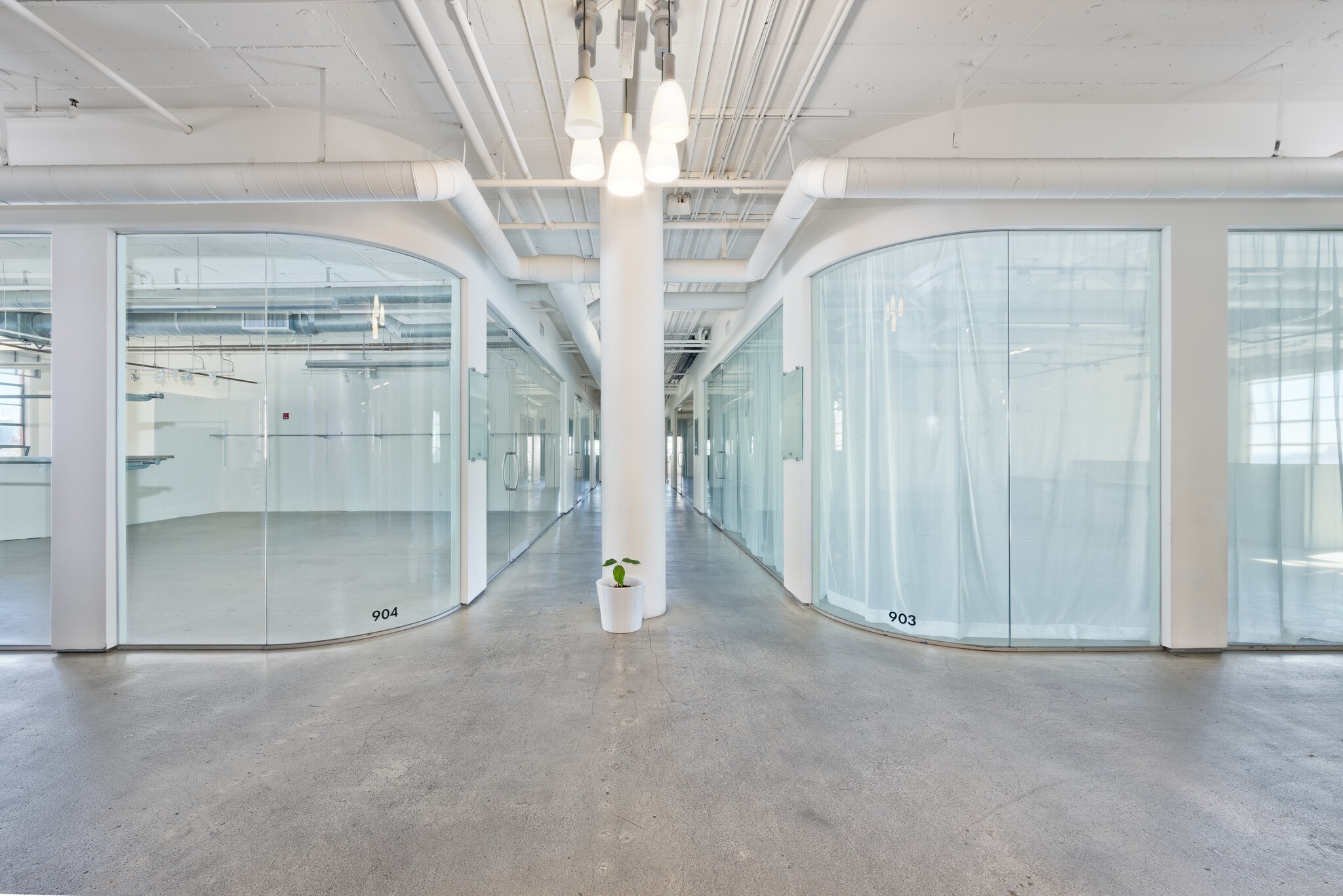 910 S Los Angeles St, Los Angeles, CA to rent Interior Photo- Image 1 of 1