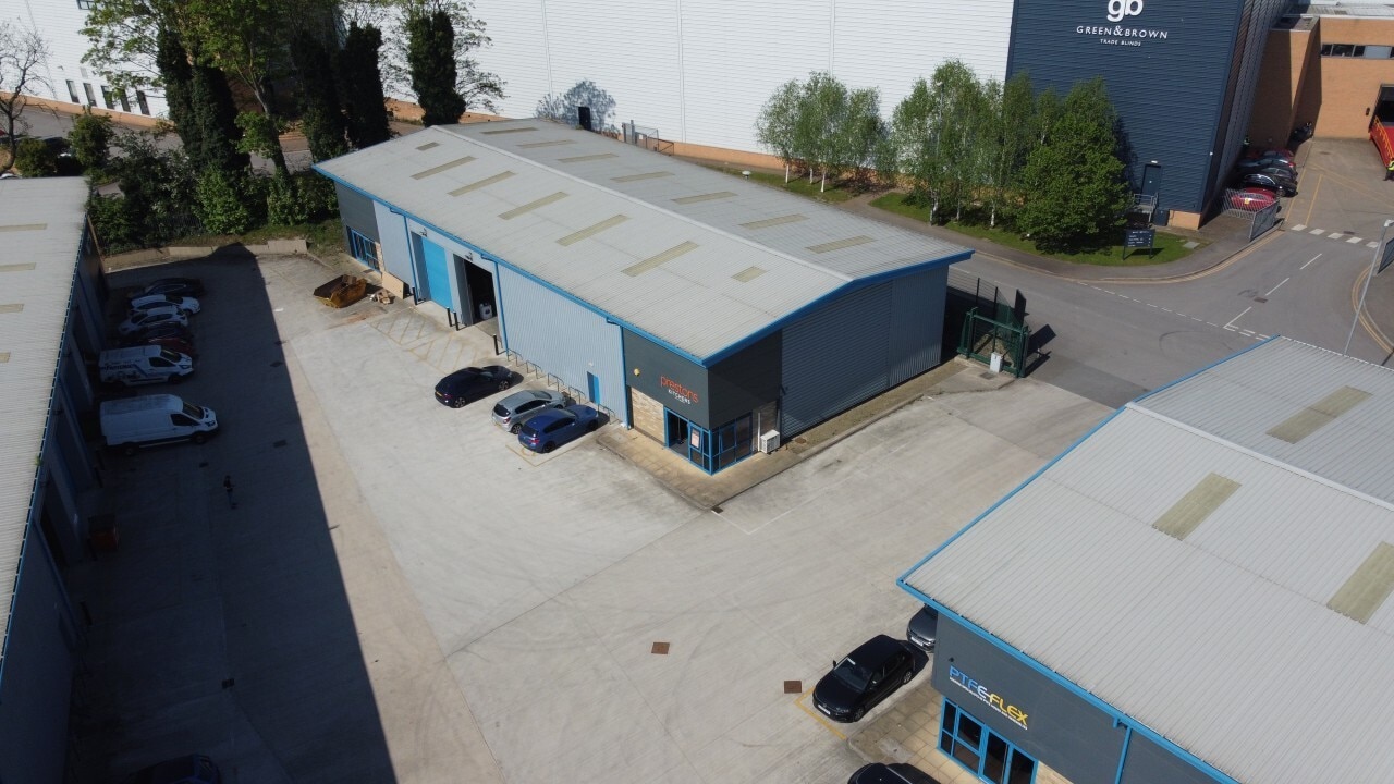 Colne Bridge Rd, Huddersfield to rent Building Photo- Image 1 of 1