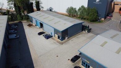 Colne Bridge Rd, Huddersfield to rent Building Photo- Image 1 of 1