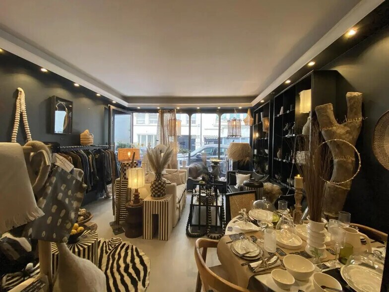 Retail in Paris for sale - Interior Photo - Image 2 of 8