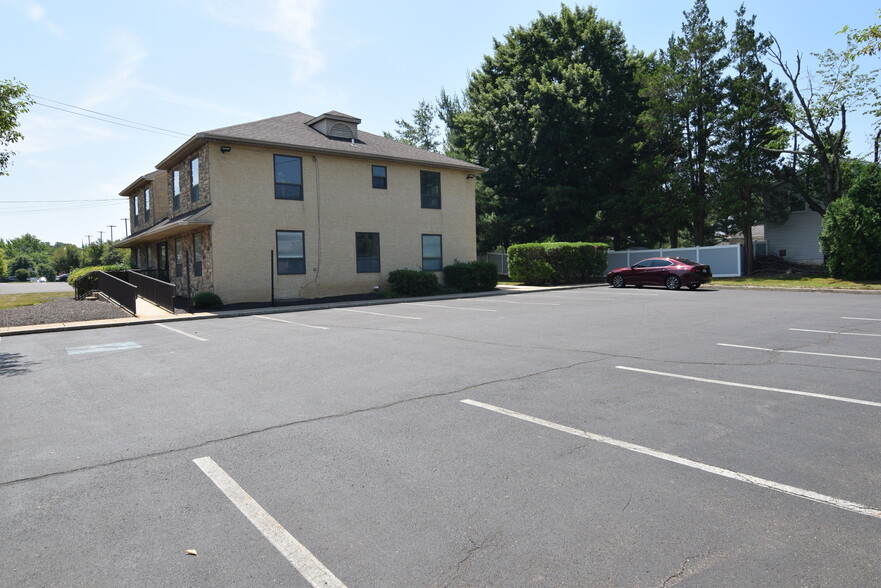 1410 Street Rd, Warminster, PA for rent - Building Photo - Image 3 of 5