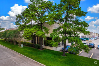 4647 Pine Timbers St, Houston, TX for rent Primary Photo- Image 1 of 4