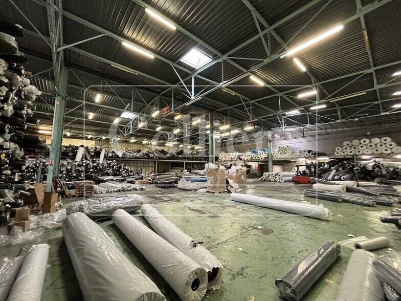 Industrial in Aubagne to rent - Interior Photo - Image 3 of 17