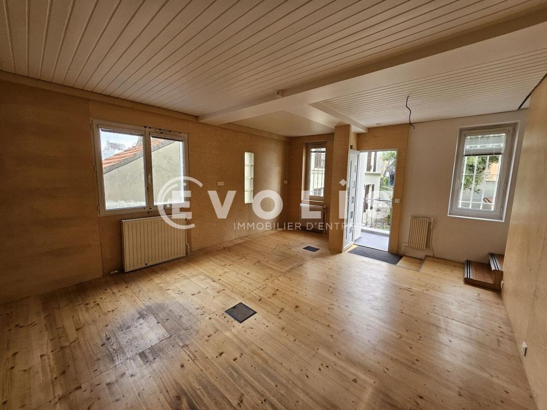 Office in Vanves to rent Interior Photo- Image 1 of 13