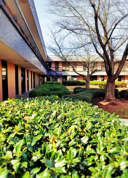 6755 Peachtree Industrial Blvd, Atlanta, GA for sale - Building Photo - Image 1 of 1