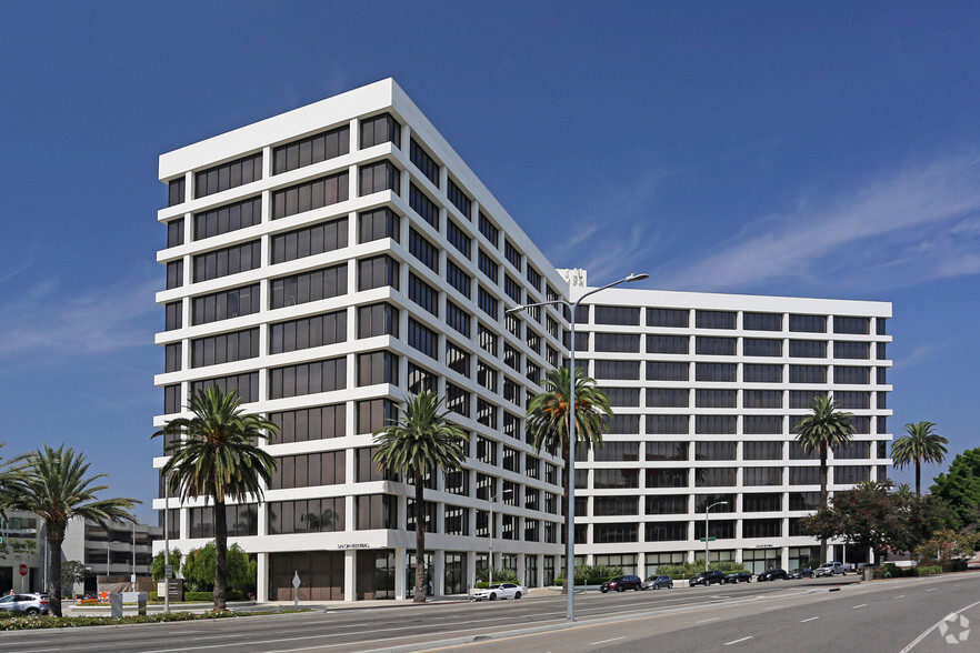 8383 Wilshire Blvd, Beverly Hills, CA for rent - Building Photo - Image 1 of 4