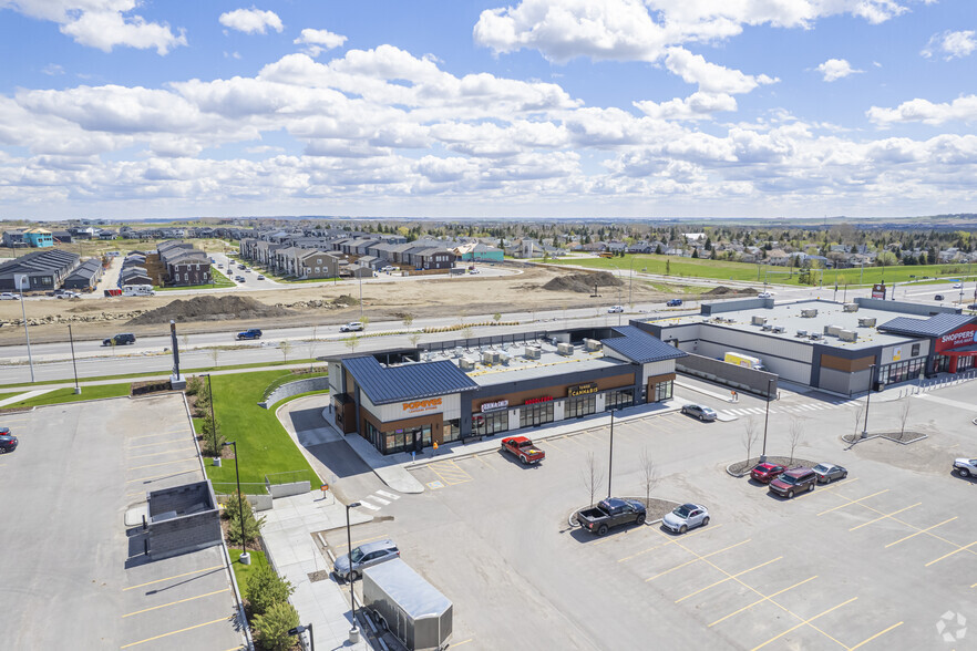 258 Northridge Drive Okotoks, Okotoks, AB for rent - Aerial - Image 2 of 4