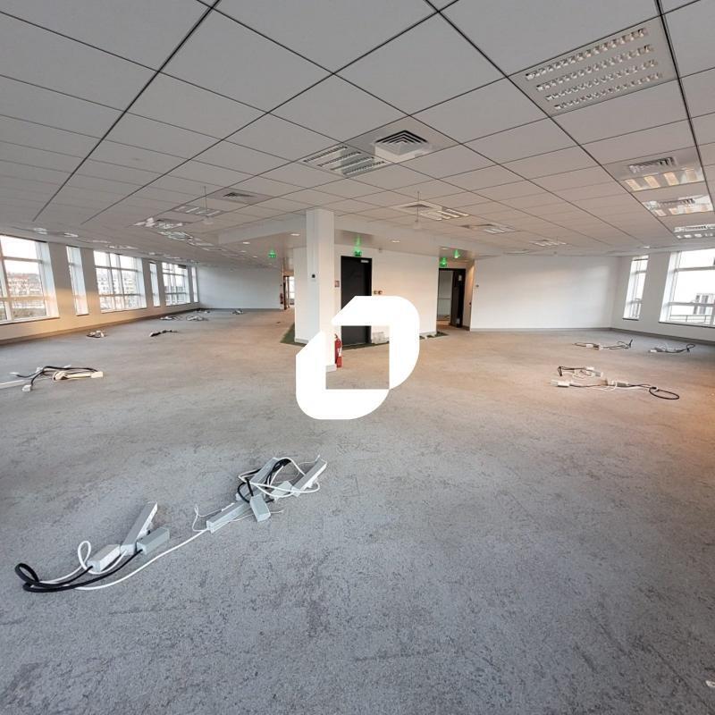 Office in Issy-les-Moulineaux to rent Interior Photo- Image 1 of 11
