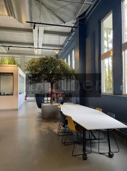 Office in Bègles to rent - Building Photo - Image 2 of 9