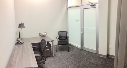 33 Market Point Dr, Greenville, SC to rent Interior Photo- Image 1 of 3