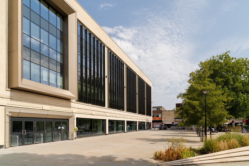 Kings Sq, Gloucester to rent - Primary Photo - Image 1 of 1