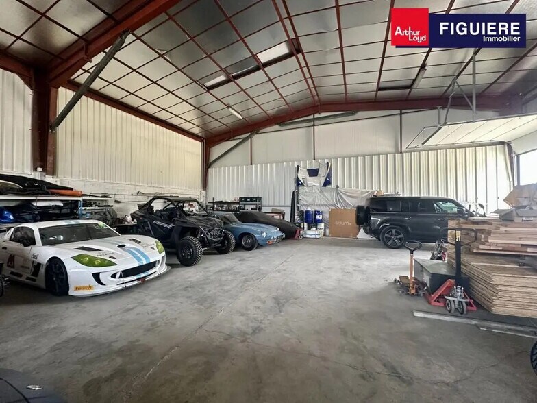 1230 Rue Jean Perrin, Aix-en-Provence to rent - Interior Photo - Image 3 of 5