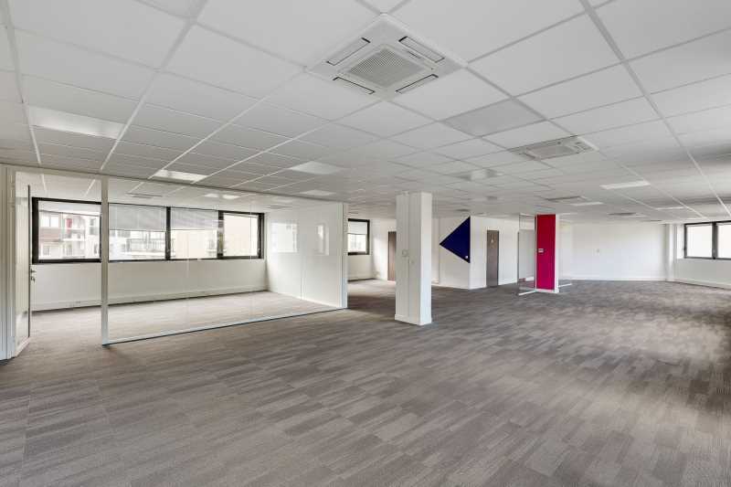 76 Boulevard De La République, Boulogne-Billancourt to rent - Building Photo - Image 2 of 8