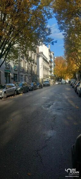 Retail in Nantes to rent - Building Photo - Image 1 of 5