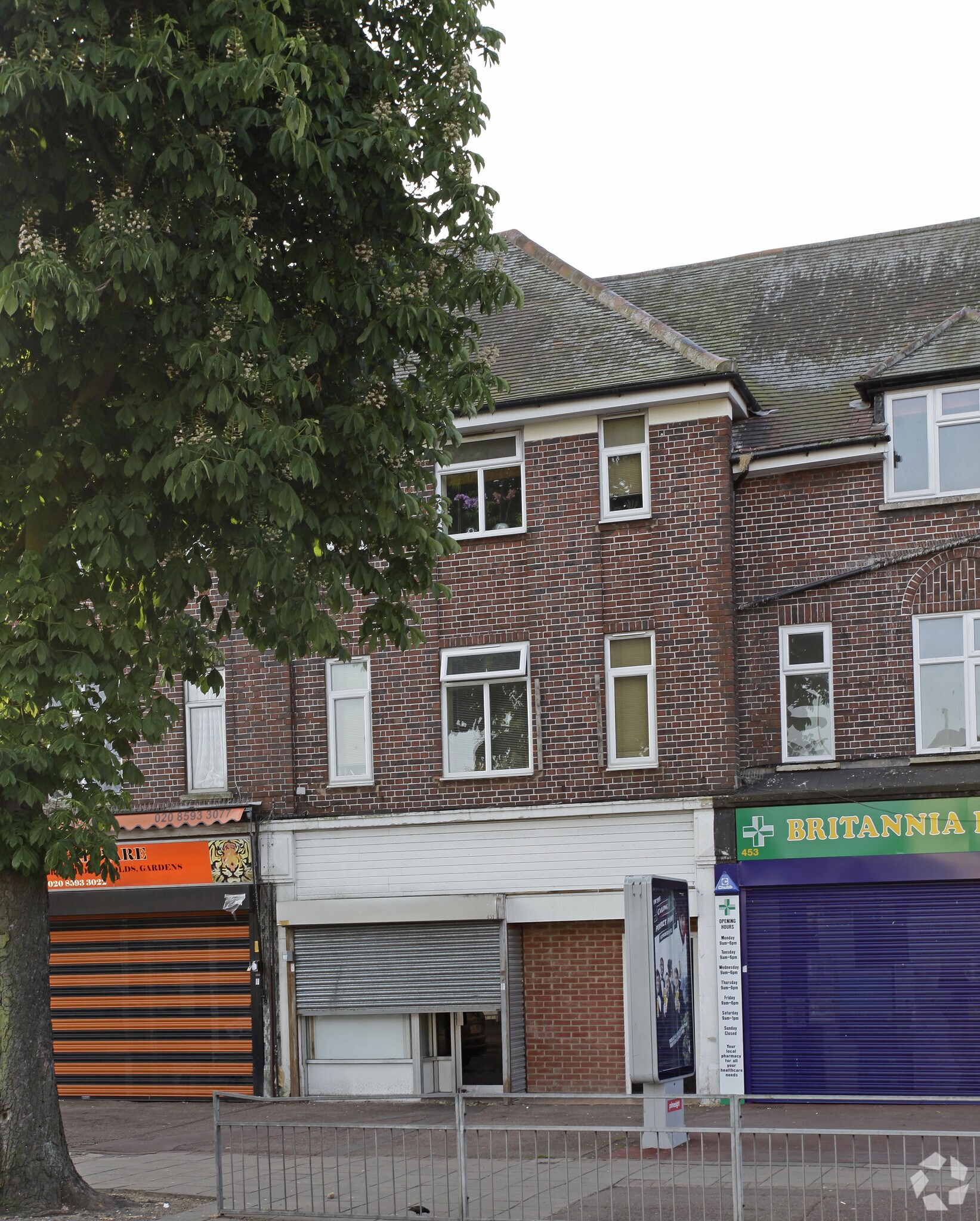 451 Porters Ave, Dagenham for sale Primary Photo- Image 1 of 1