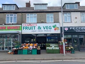 265 Hoylake Rd, Wirral to rent Building Photo- Image 1 of 1